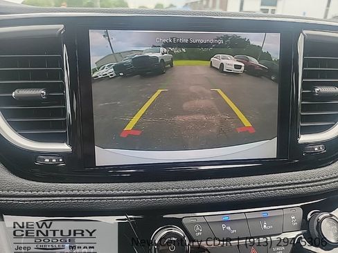 New 2027 Chrysler Pacifica Select FWD image 15