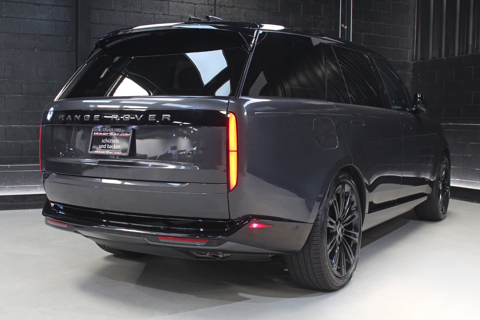 Used 2024 Land Rover Range Rover Long Wheelbase SE AWD/4WD image 15