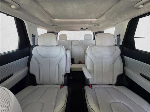Used 2025 Hyundai Palisade Calligraphy image 16
