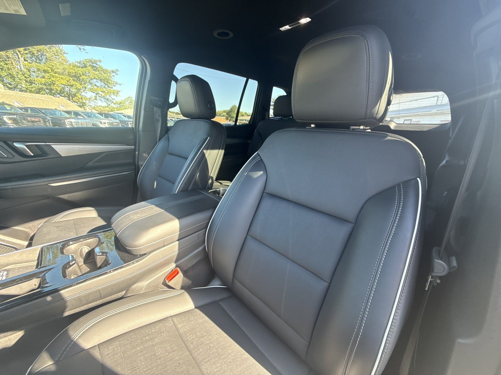 Used 2025 Buick Enclave Preferred FWD image 10