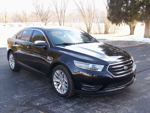 Used 2016 Ford Taurus Limited image 3