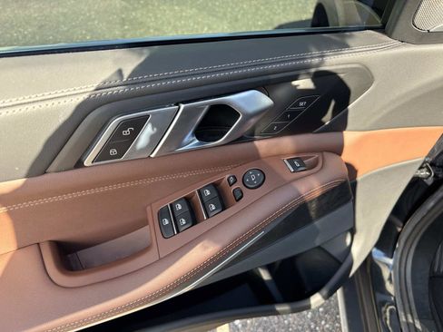 Used 2025 BMW X5 sDrive40i w/ Premium Package image 19