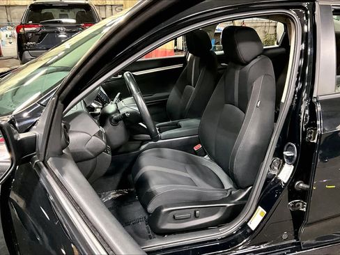 Used 2021 Honda Civic EX image 8