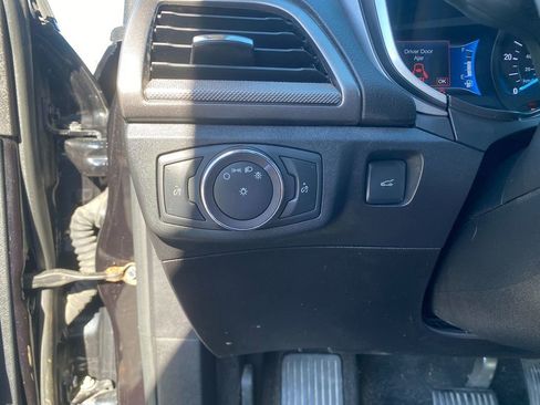 Used 2019 Ford Fusion SE image 14