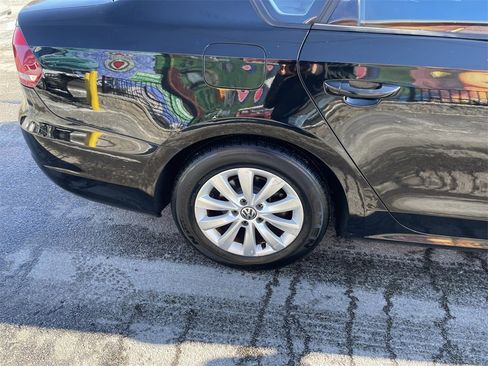 Used 2012 Volkswagen Passat 2.5 S image 12