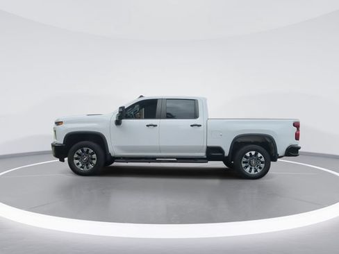 Used 2023 Chevrolet Silverado 2500 Custom w/ Custom Value Package AWD/4WD image 5