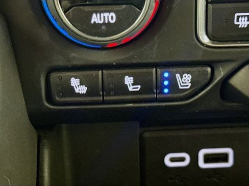 Used 2023 Chevrolet Suburban High Country image 24