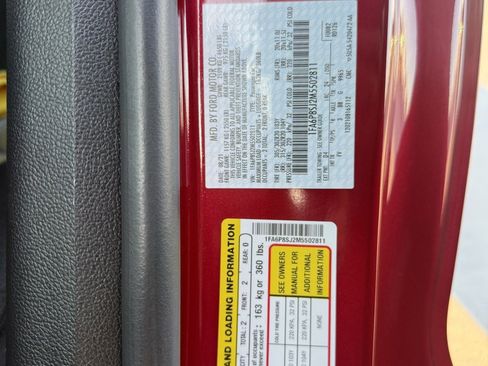 Used 2021 Ford Mustang Shelby GT500 w/ Carbon Fiber Track Pack image 9