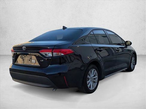 Certified 2023 Toyota Corolla LE image 5