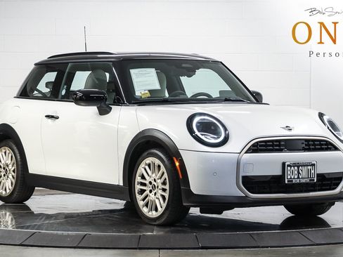 Used 2026 MINI Cooper 2-Door Hardtop FWD image 1