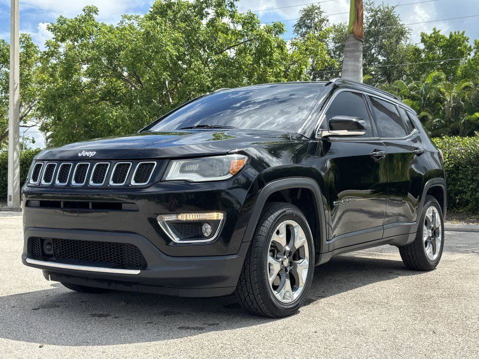 Used 2018 Jeep Compass Limited w/ Navigation Group AWD/4WD image 3