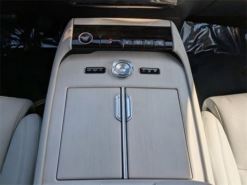 New 2025 Lincoln Navigator Reserve image 18