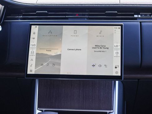 New 2025 Land Rover Range Rover SE image 25