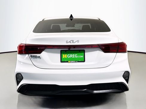 Used 2023 Kia Forte LXS w/ LXS Technology Package FWD image 8