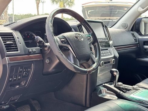 Used 2017 Toyota Land Cruiser w/ Preferred Accessory Package AWD/4WD image 16