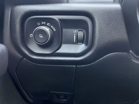 Used 2022 RAM 2500 Tradesman w/ Chrome Appearance Group image 37