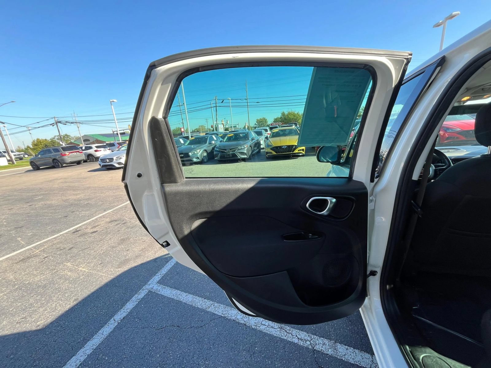 Used 2017 FIAT 500L Pop FWD image 37