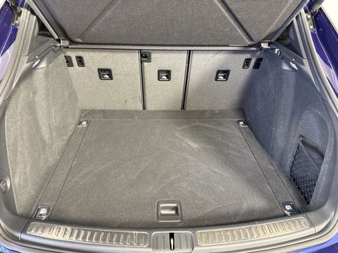 Certified 2025 Porsche Macan AWD/4WD image 23