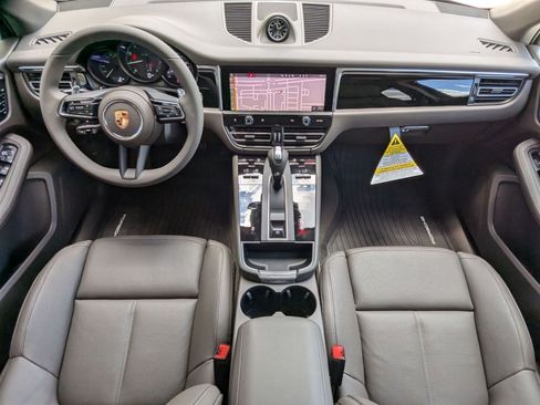 Certified 2025 Porsche Macan AWD/4WD image 22