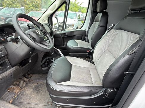 Used 2024 RAM ProMaster 2500 w/ Convenience Group FWD image 17