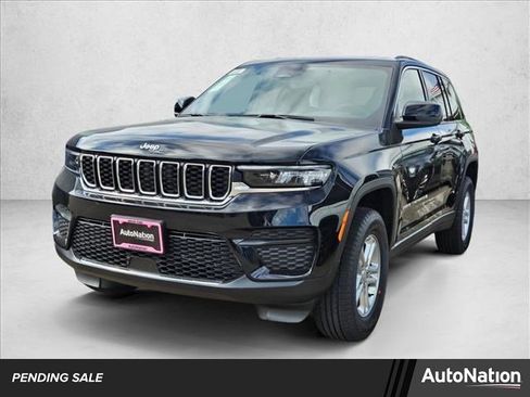 New 2025 Jeep Grand Cherokee Laredo image 1