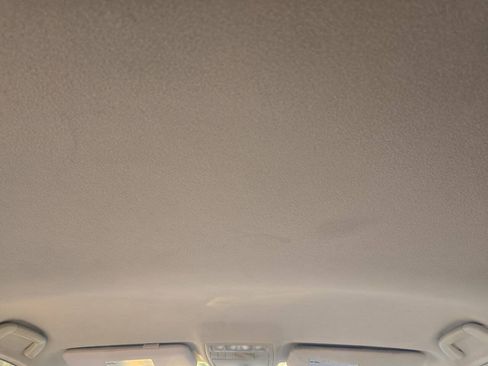 Used 2012 Toyota Venza LE FWD image 25
