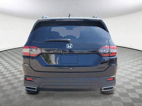New 2025 Honda Pilot Sport image 4