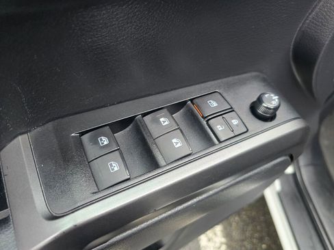 Used 2023 Toyota Tacoma TRD Sport w/ Black Out Package (TMS) image 17