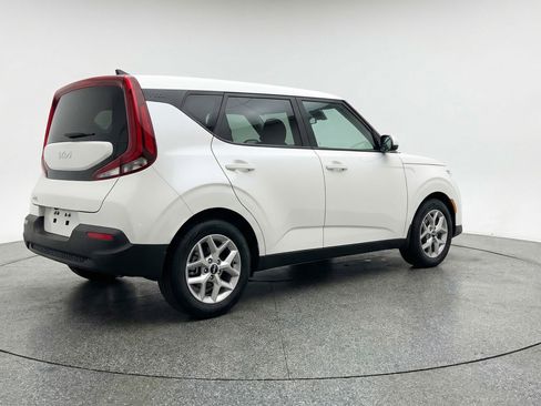 Used 2025 Kia Soul LX w/ LX Technology Package image 9