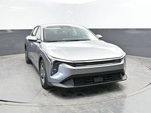 Used 2025 Kia K4 FWD image 3