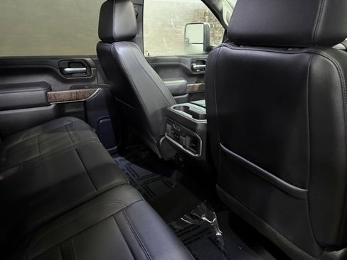 Used 2023 GMC Sierra 2500 Denali w/ Denali Ultimate Package image 32