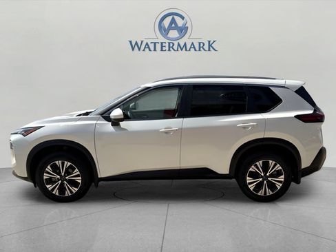 Used 2023 Nissan Rogue SV w/ SV Premium B Package FWD image 2