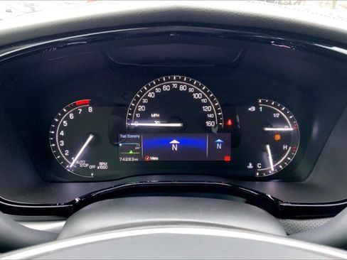 Used 2018 Cadillac XT5 Luxury w/ Driver Awareness Package image 20