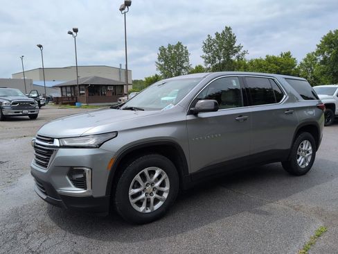 Used 2023 Chevrolet Traverse LS AWD/4WD image 2
