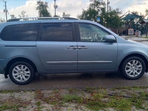 Used 2010 Kia Sedona EX w/ Luxury Pkg image 5