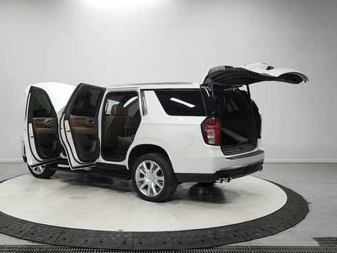 Used 2021 Chevrolet Tahoe High Country w/ Premium Package AWD/4WD image 13