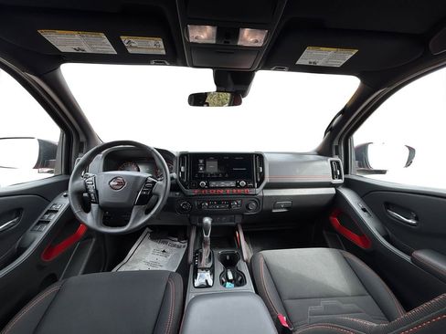 Certified 2025 Nissan Frontier PRO-4X AWD/4WD image 17
