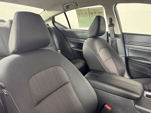 Used 2025 Nissan Altima 2.5 SV FWD image 35