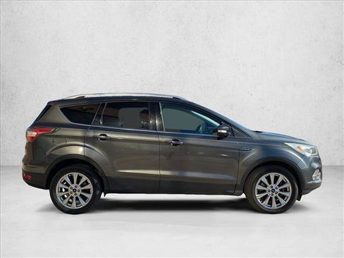 Used 2017 Ford Escape Titanium image 4