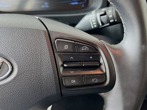 Used 2025 Hyundai Venue SEL FWD image 31