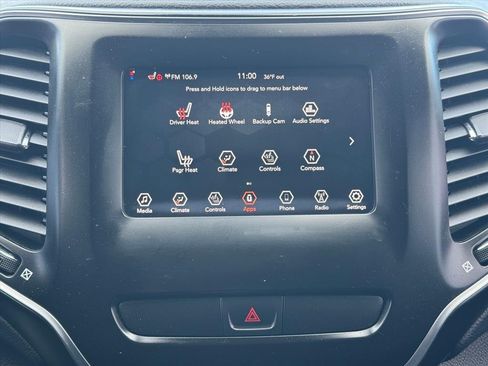 Used 2019 Jeep Cherokee Latitude w/ Cold Weather Group image 13