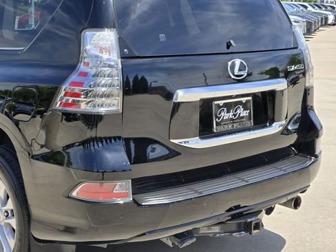 Used 2015 Lexus GX 460 w/ Premium Package AWD/4WD image 16