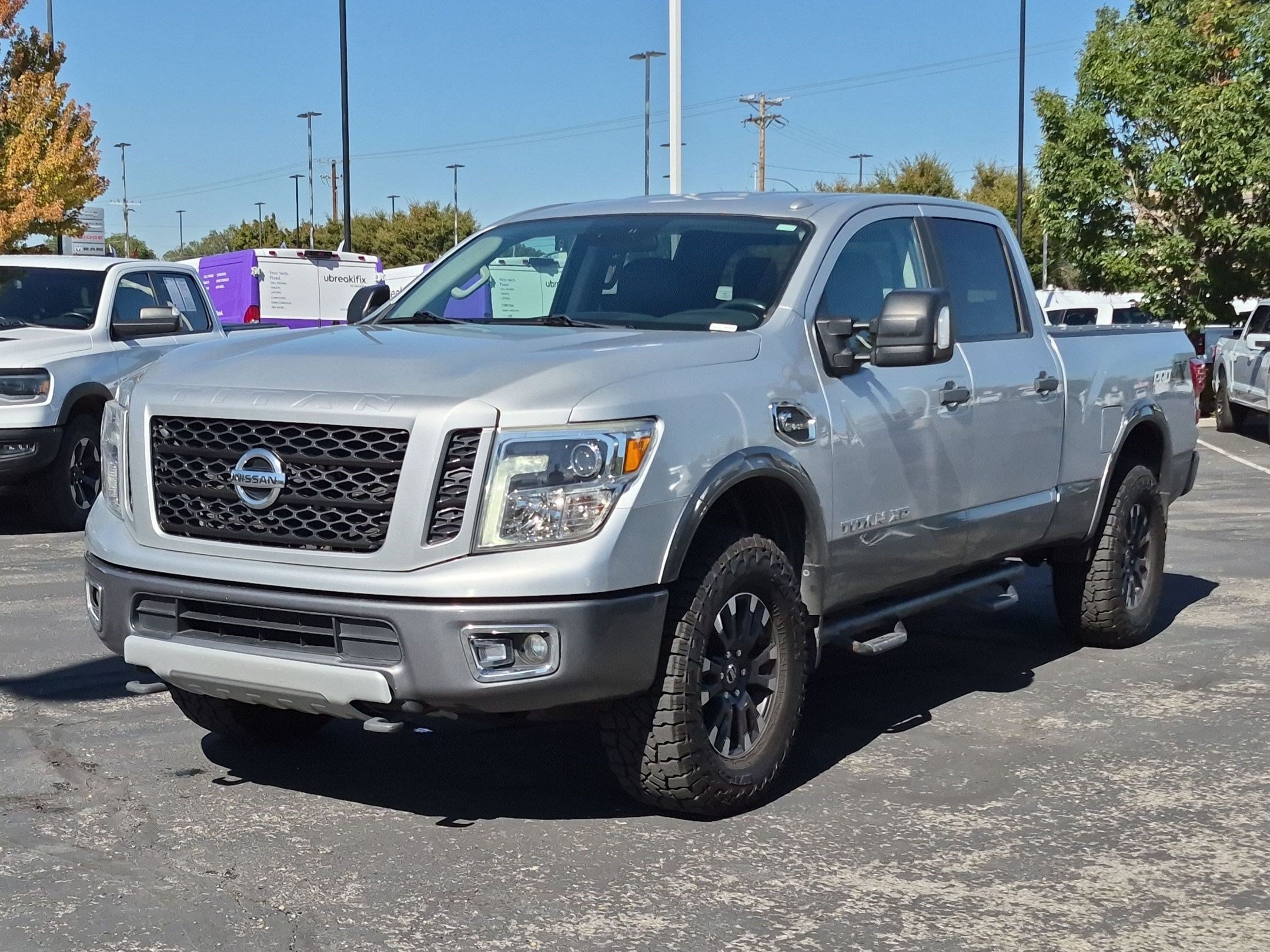 Used 2017 Nissan Titan PRO-4X AWD/4WD image 10