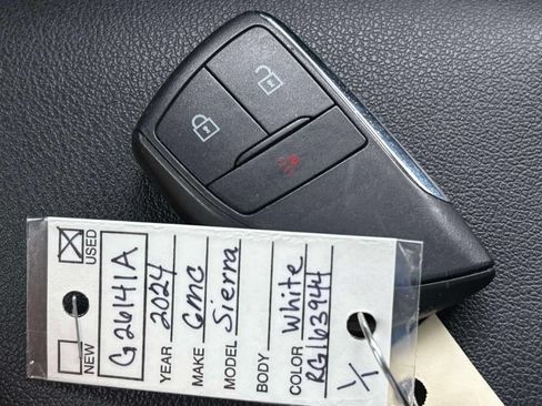Used 2024 GMC Sierra 1500 Pro AWD/4WD image 15