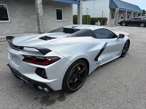 Used 2021 Chevrolet Corvette Stingray Premium Conv w/ Z51 Performance Package RWD image 8