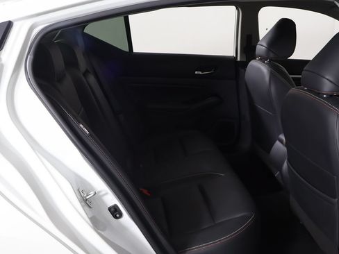 Used 2023 Nissan Altima 2.5 SR w/ SR Premium Package FWD image 30