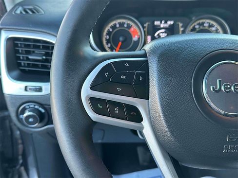 Used 2022 Jeep Cherokee Latitude w/ Trailer Tow Group image 21