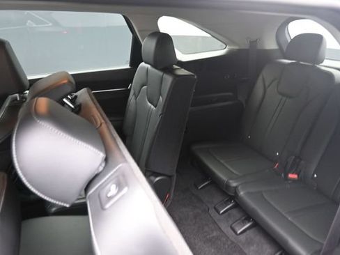 Used 2025 Kia Sorento S FWD image 21