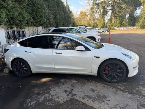 Used 2021 Tesla Model 3 Performance image 4