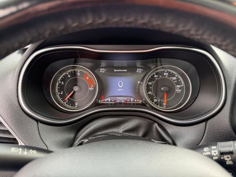 Used 2020 Jeep Cherokee Limited image 21